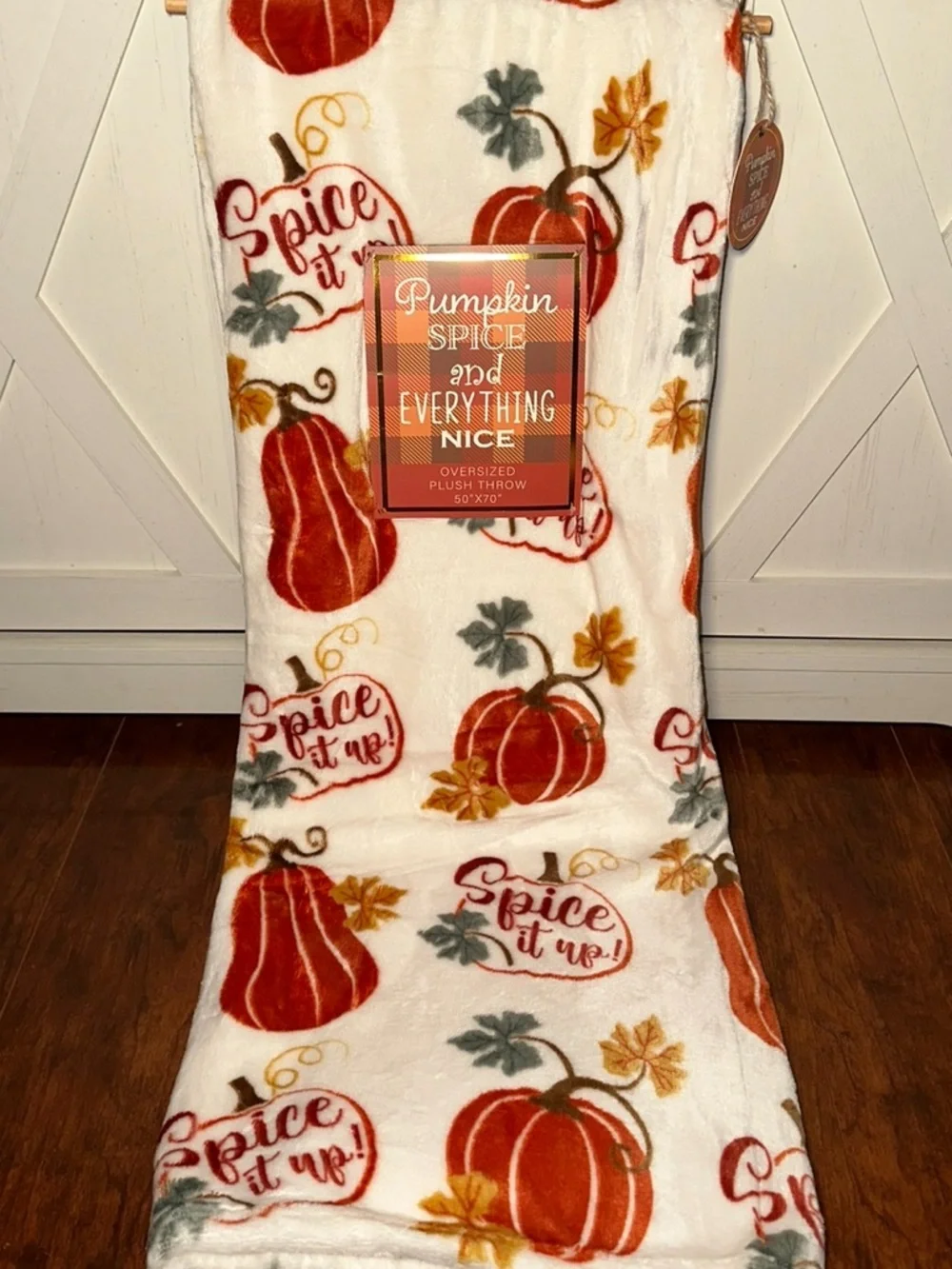 Pumpkin Spice ‘Spice it Up’ Plush Throw Blanket - Autumn Leaves